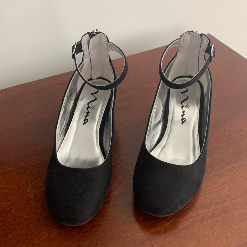 Worn twice Girls Nina shoes in size 4